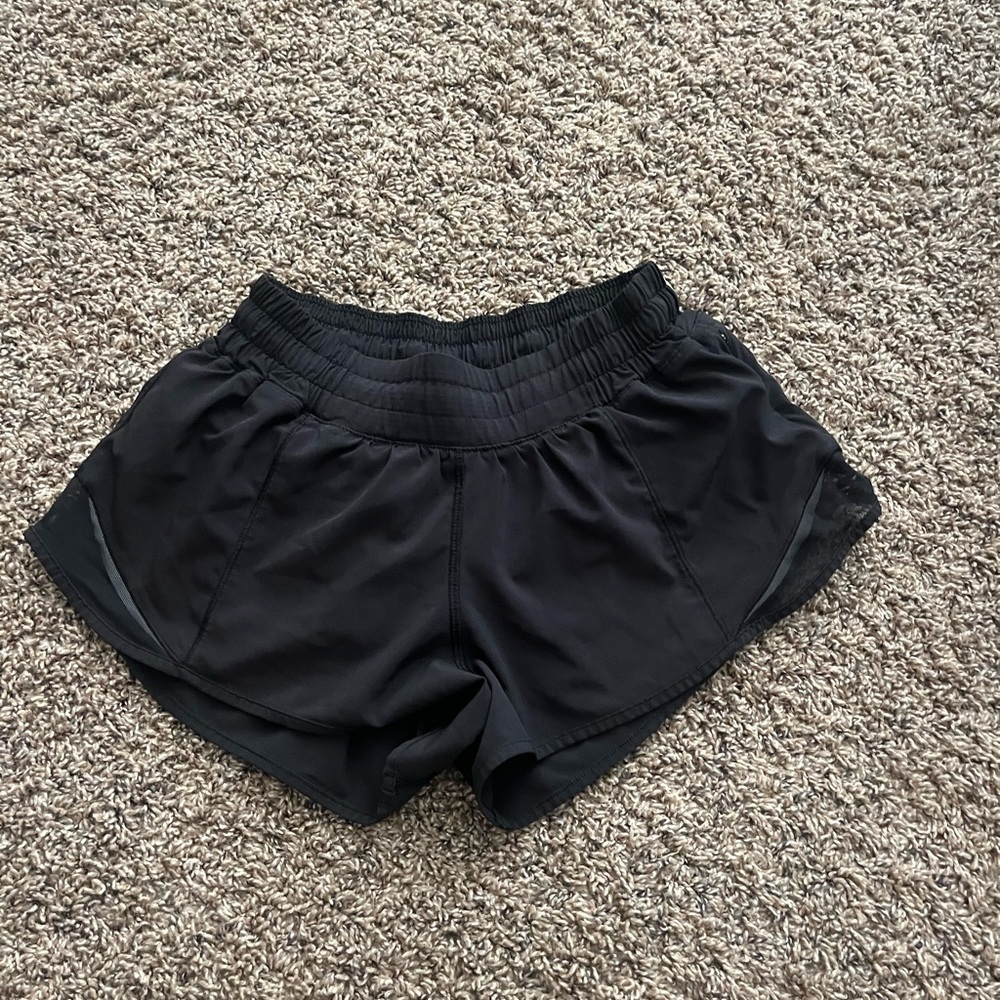 LULULEMON HOTTY HOT LOW-RISE SHORTS 2.5”